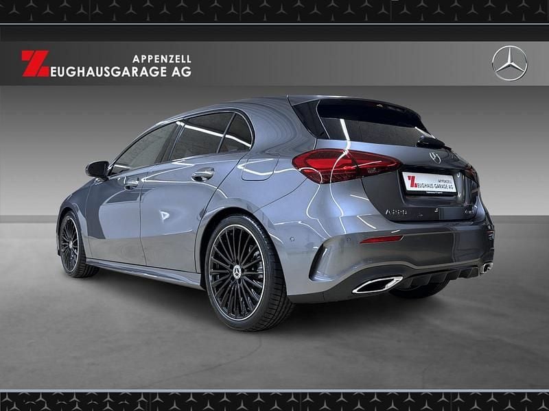 Neu Mercedes A220 189 PS (139 kW) 2026 Grau Limousine