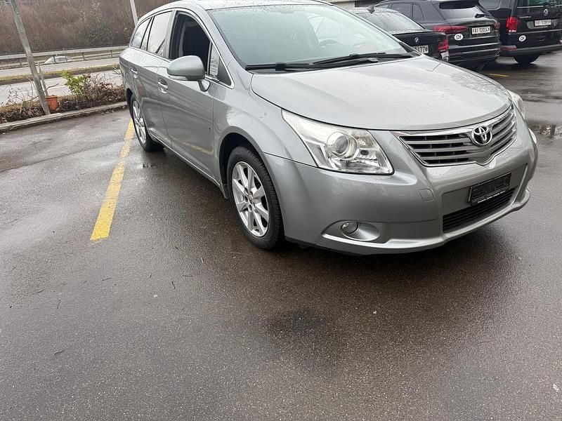 Gebraucht 2011 Toyota Avensis Luna Kombi | CHF 7’999 (Teuer) - Bild 1/4