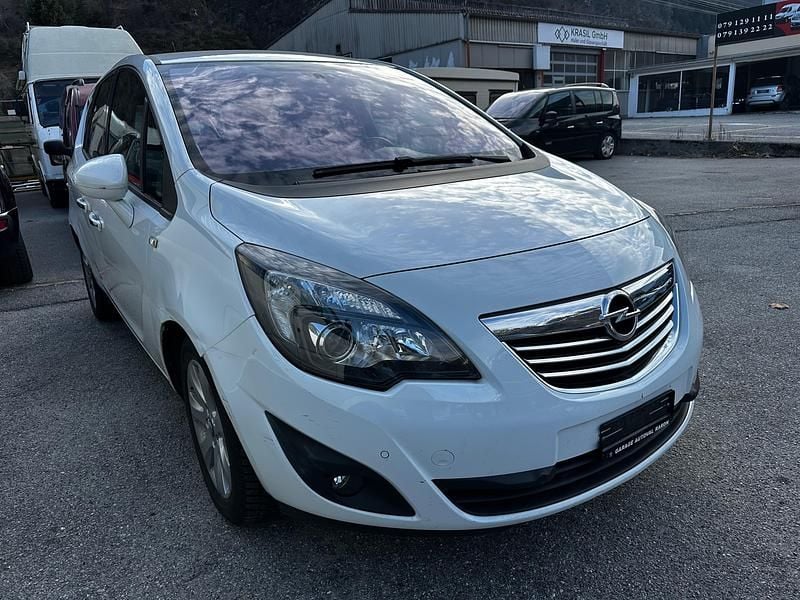 Gebraucht Opel Meriva Color Edition 110 PS (80 kW) 2012 Van / Kleinbus