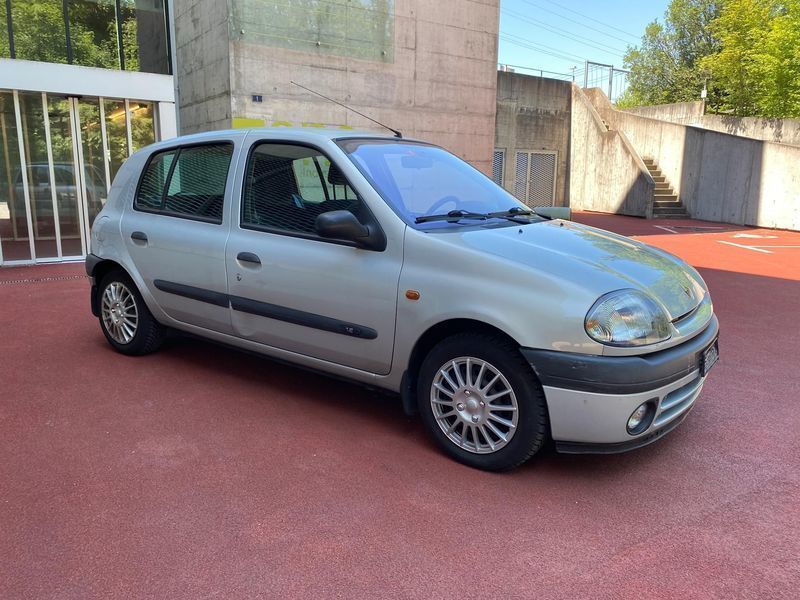 Verkauft Renault Clio 1.6 RT Advantage, gebraucht 1997, 116.820 km in