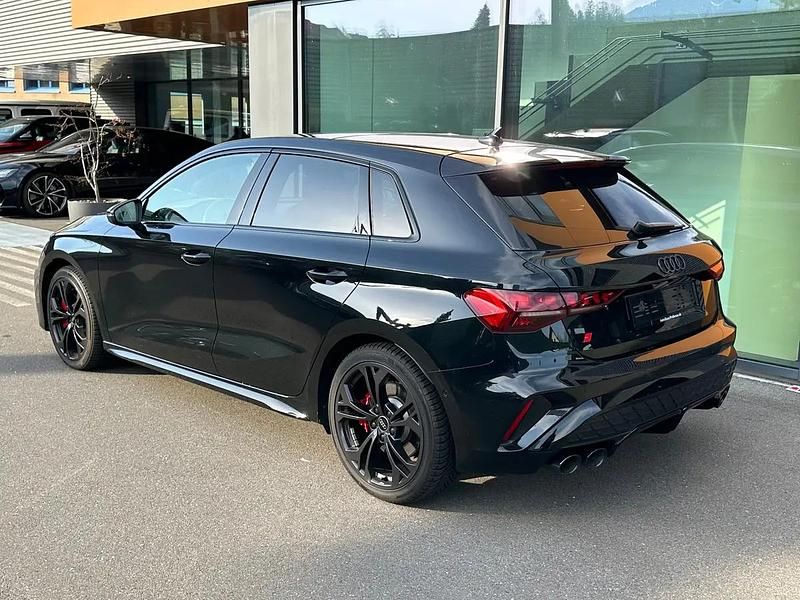 Gebraucht Audi S3 333 PS (244 kW) 2026 Schwarz Limousine