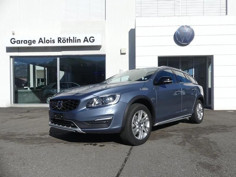 Gebraucht Volvo V60 CC Momentum 190 PS (139 kW) 2017 Kombi