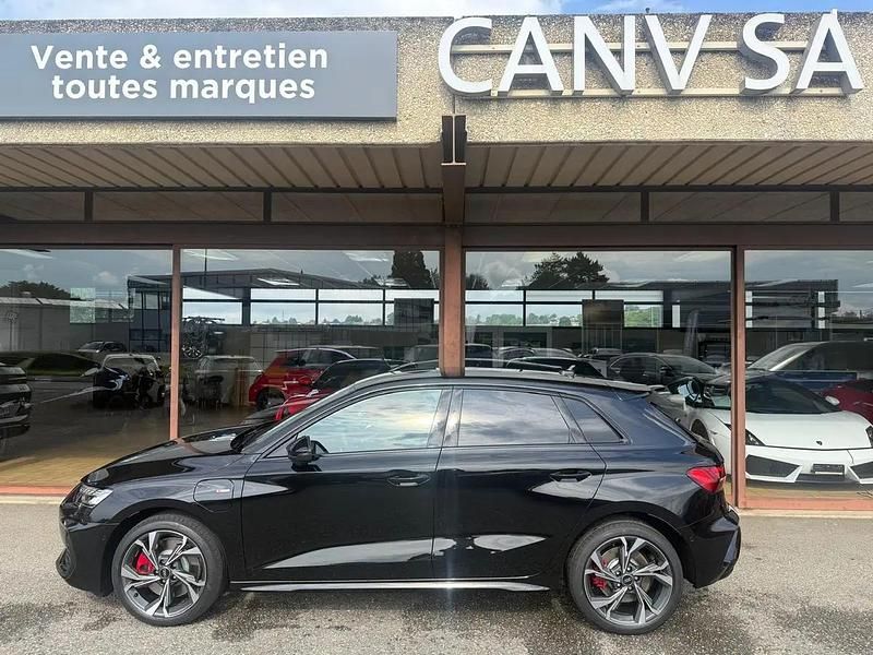 Schwarz Neu 2025 Audi A3 Sportback e-tron S-Line Kleinwagen | CHF 48’150 (Superpreis) - Bild 1/4