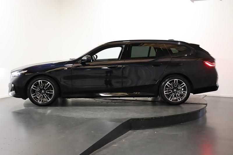 Gebraucht BMW 520 Comfort Edition 208 PS (152 kW) 2024 Schwarz Kombi