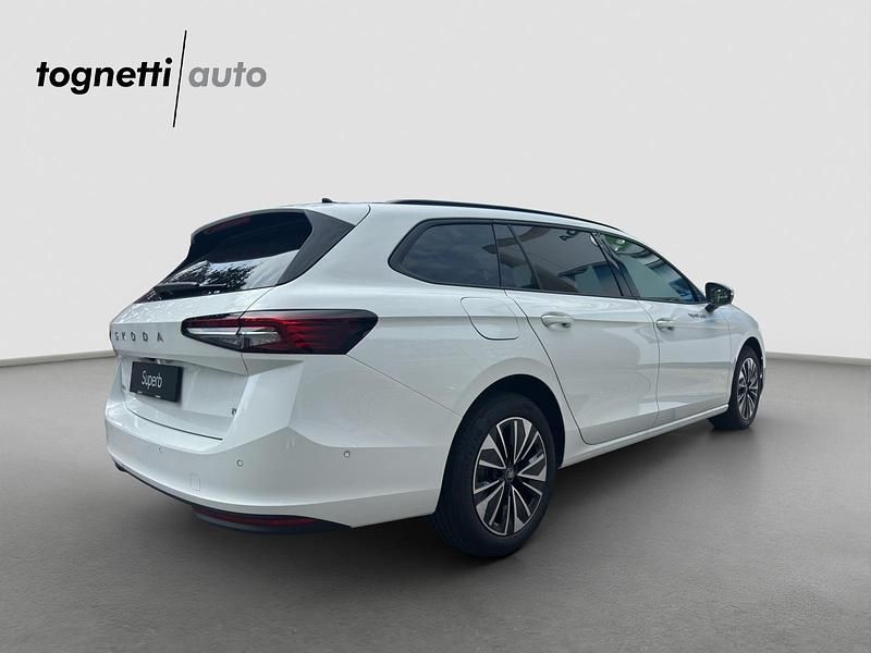 Gebraucht Skoda Superb Selection 204 PS (150 kW) 2025 Weiss Kombi