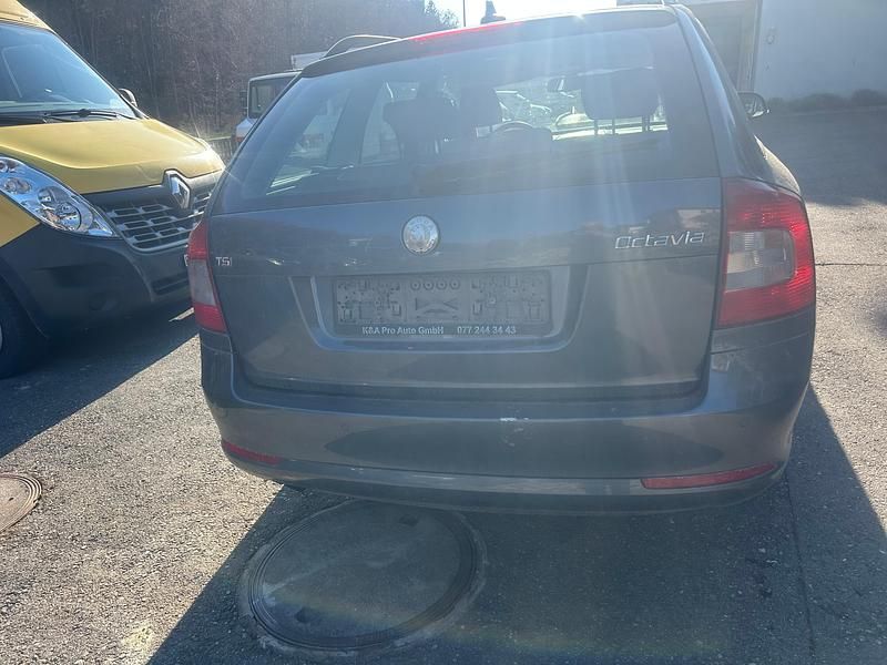 Gebraucht Skoda Octavia Ambiente 160 PS (117 kW) 2009 Kombi