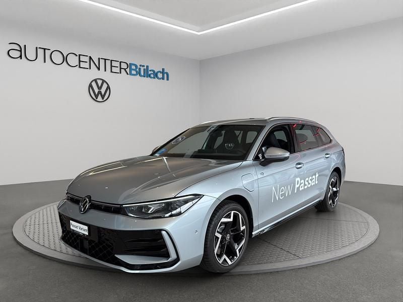 Neu VW Passat R-line 272 PS (200 kW) 2025 Silber Kombi