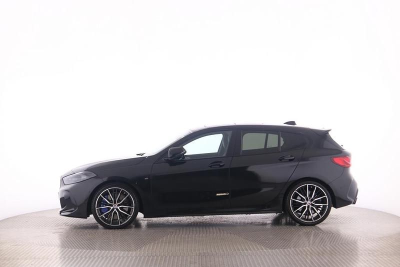 Gebraucht BMW M135 Comfort Edition 306 PS (225 kW) 2022 Schwarz Kleinwagen