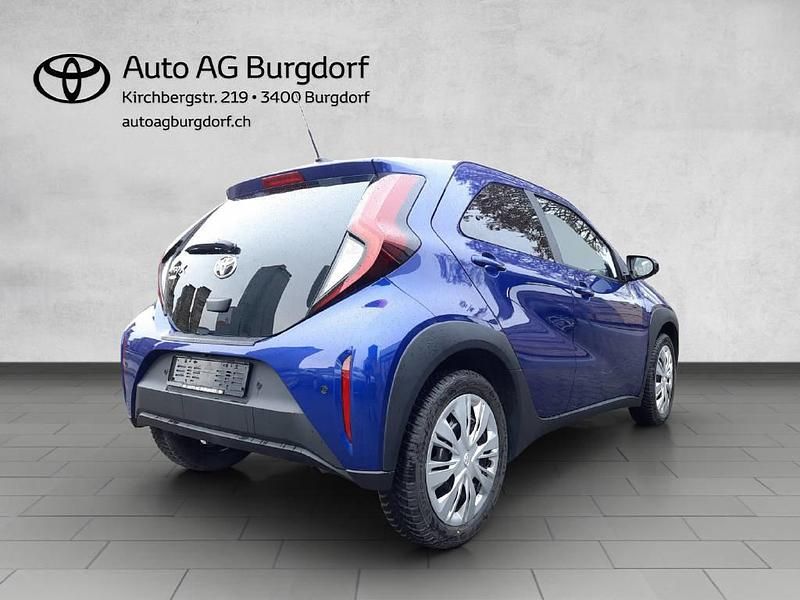 Gebraucht Toyota Aygo X Comfort 72 PS (52 kW) 2024 Blau SUV