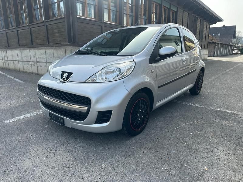 Gebraucht Peugeot 107 68 PS (50 kW) 2010 Kleinwagen