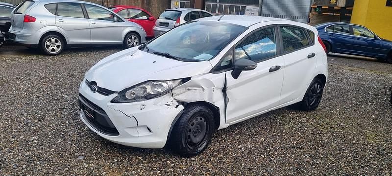 Gebraucht Ford Fiesta Ambiente 60 PS (44 kW) 2010 Kleinwagen