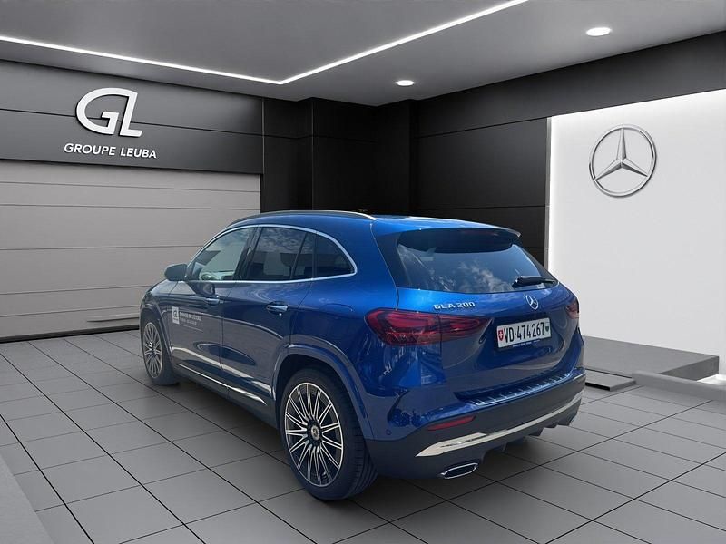 Gebraucht Mercedes GLA200 163 PS (119 kW) 2024 Blau SUV