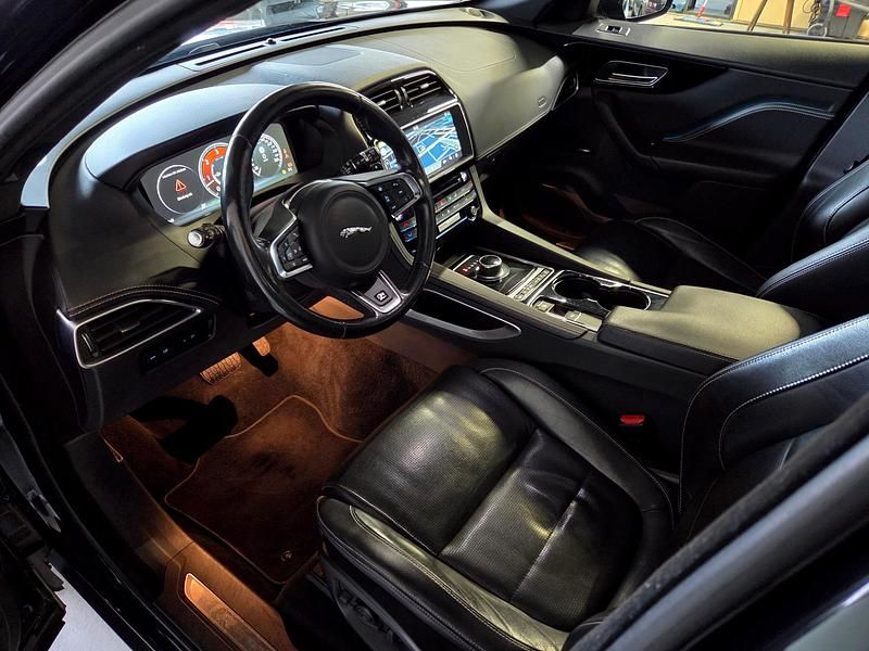 Gebraucht Jaguar F-Pace 300 PS (220 kW) 2017 Schwarz SUV