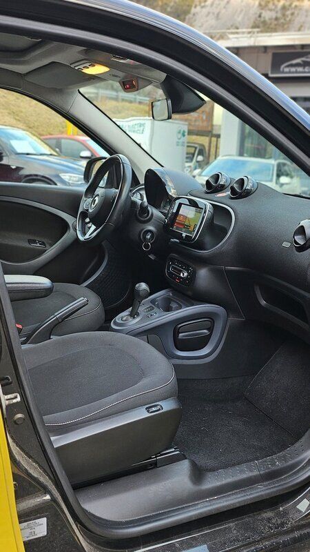 Gebraucht Smart ForFour 90 PS (66 kW) 2019 Kleinwagen