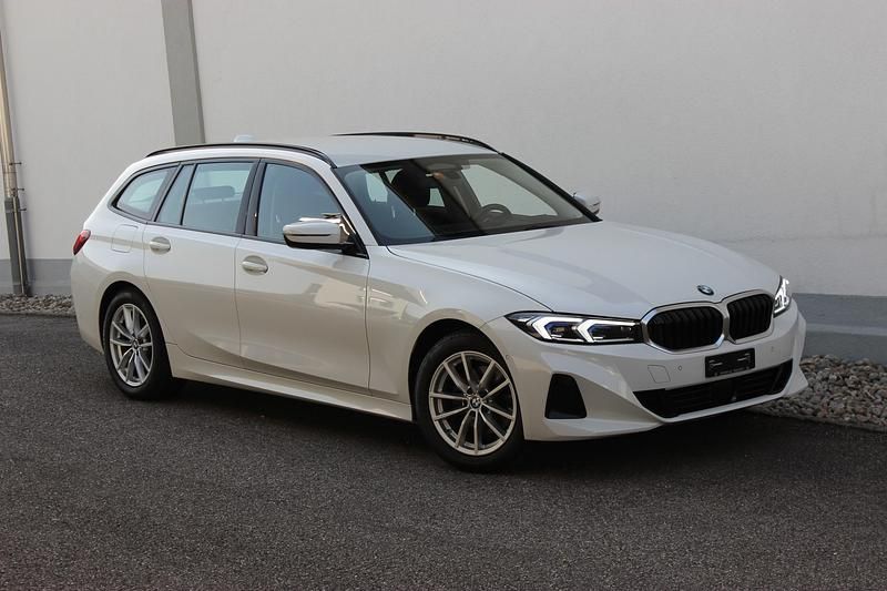 Gebraucht BMW 320e Comfort Edition 190 PS (139 kW) 2023 Weiss Kombi