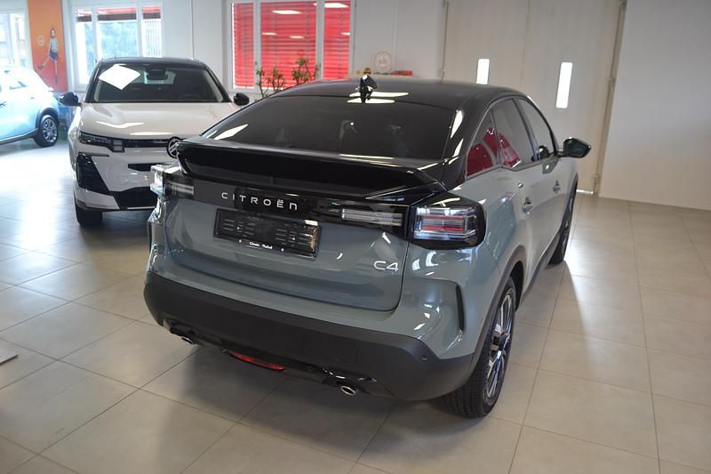 Gebraucht Citroën C4 145 PS (106 kW) 2025 Grün Limousine