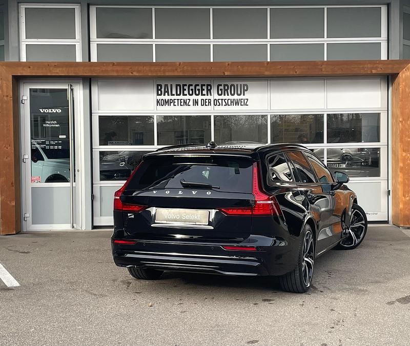 Gebraucht Volvo V60 340 PS (250 kW) 2023 Kombi
