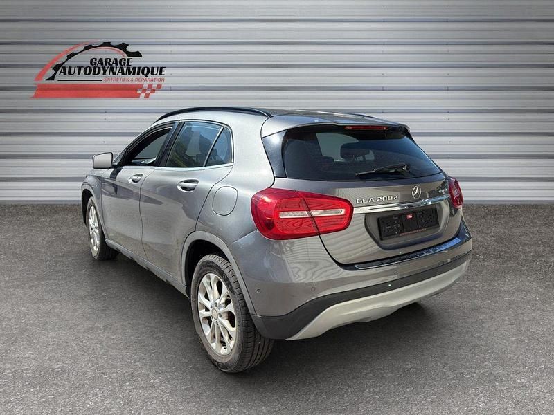 Gebraucht Mercedes GLA200 Urban 136 PS (100 kW) 2016 SUV