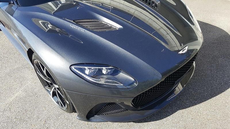 Gebraucht Aston Martin DBS 725 PS (533 kW) 2019 Grau Coupé