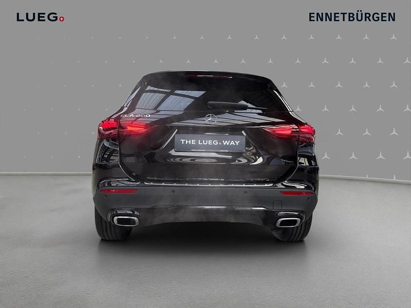 Neu Mercedes GLA200 Night 163 PS (119 kW) 2025 SUV