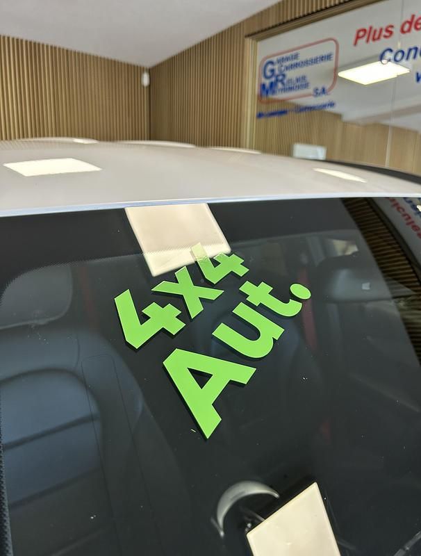 Gebraucht Mercedes GLC250 AMG line 211 PS (155 kW) 2019 Weiss SUV