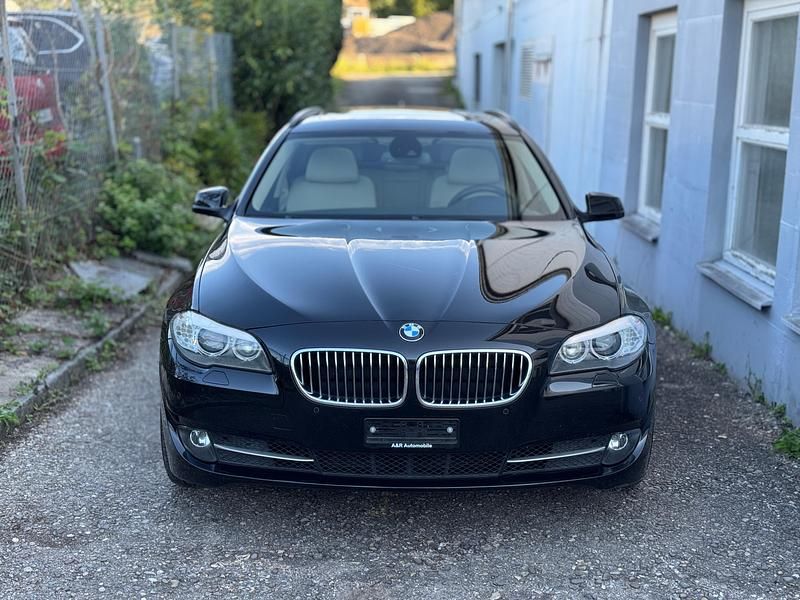 Gebraucht BMW 530 258 PS (189 kW) 2012 Kombi