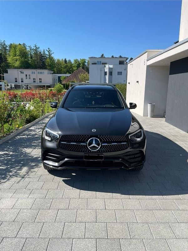 Gebraucht Mercedes GLC300e AMG line 319 PS (234 kW) 2021