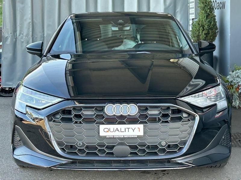 Gebraucht 2024 Audi A3 Sportback e-tron Kleinwagen | CHF 31’500 (Etwas zu teuer) - Bild 1/4