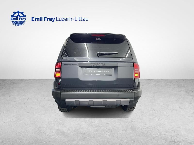 Neu Toyota Land Cruiser Style 205 PS (150 kW) 2026 Grau SUV