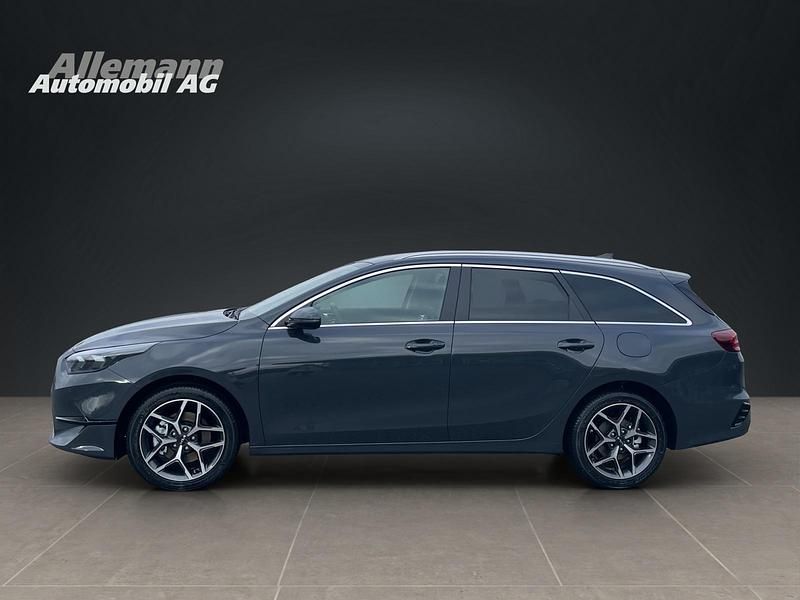 Neu Kia Ceed Sportswagon 140 PS (102 kW) 2025 Grau Kombi