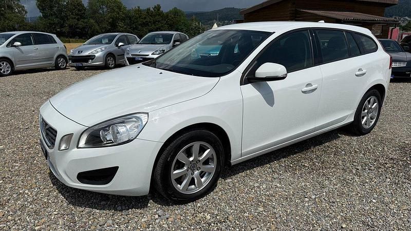 Gebraucht 2013 Volvo V60 Kinetic Kombi | CHF 9’990 - Bild 1/4