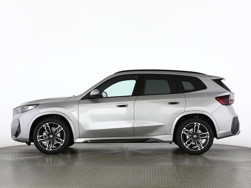 Neu BMW X1 M Sport 163 PS (119 kW) 2025 Spacesilber mét. SUV