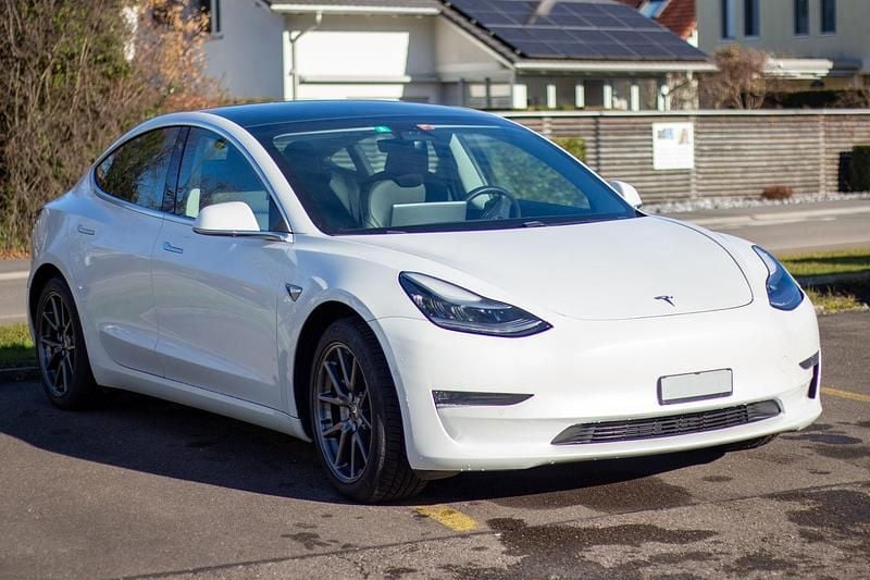 Gebraucht 2020 Tesla Model 3 Limousine | CHF 19’900 (Guter Preis) - Bild 1/4
