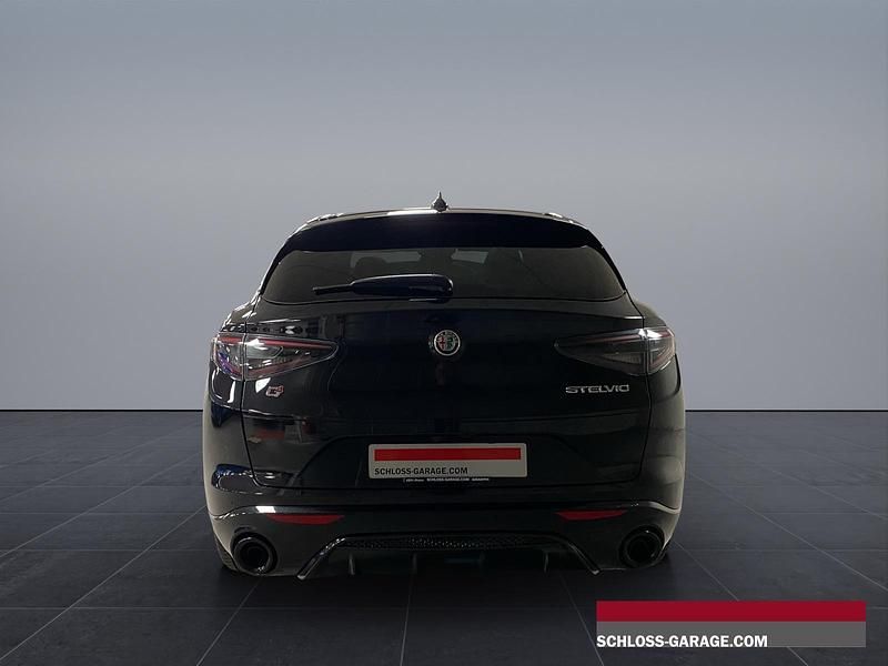Neu Alfa Romeo Stelvio 280 PS (205 kW) 2025 Schwarz SUV