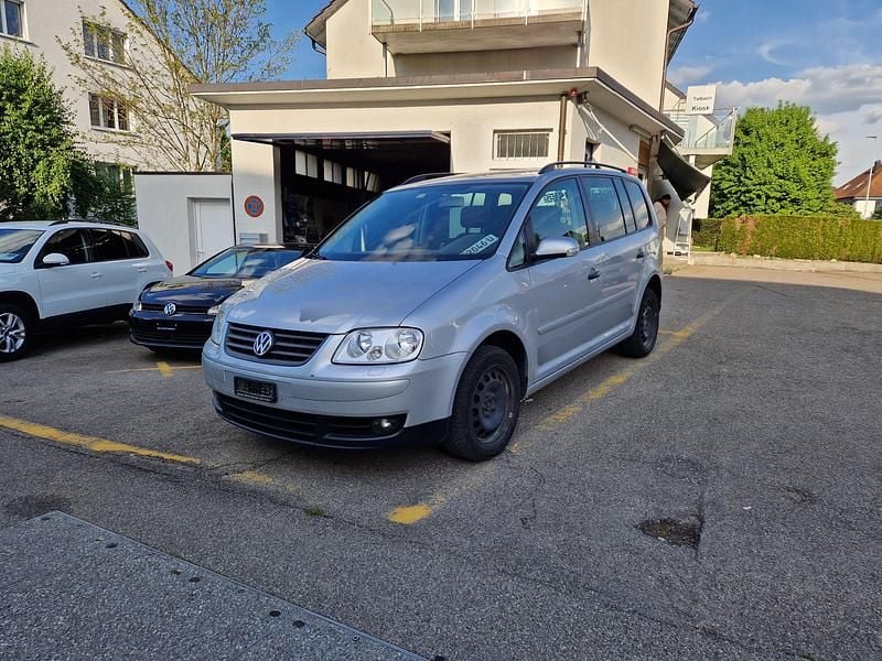 Gebraucht 2006 VW Touran Trendline Van / Kleinbus | CHF 1’950 (Guter Preis) - Bild 1/4