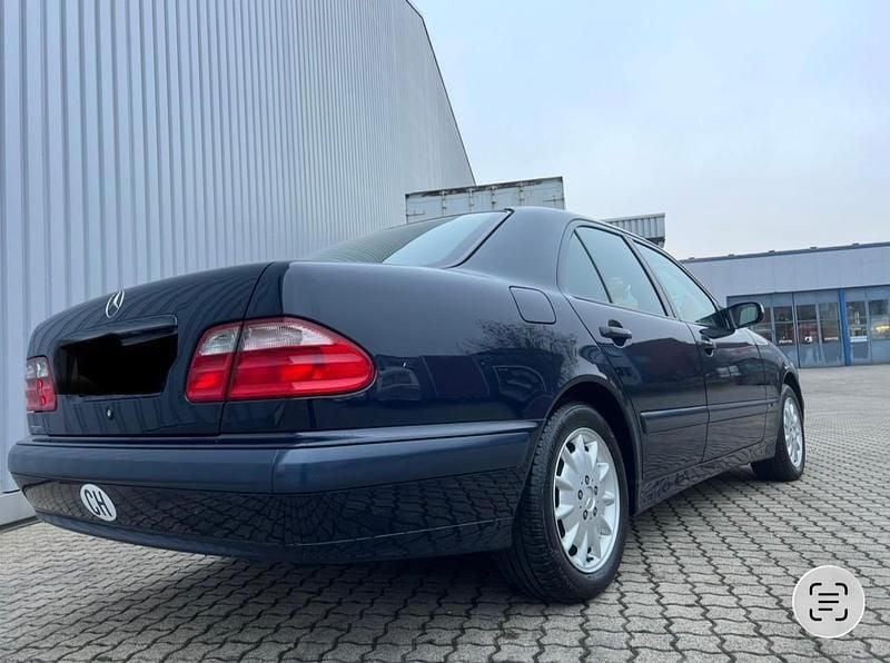 Gebraucht Mercedes E200 Classic 163 PS (119 kW) 2000
