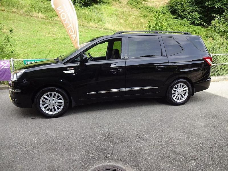 Gebraucht Ssangyong (KGM) Rodius Sapphire 155 PS (114 kW) 2014 Van / Kleinbus