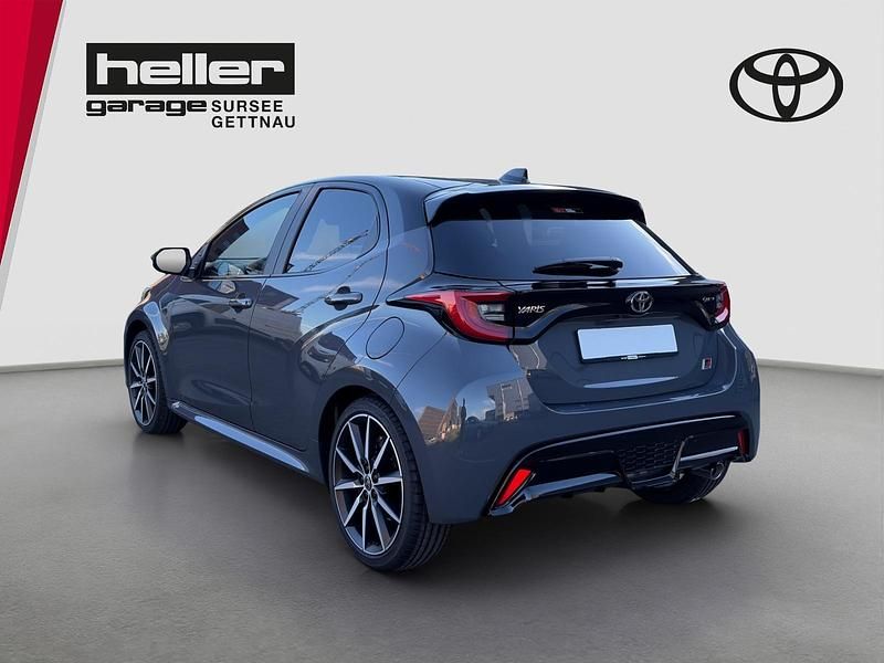 Neu Toyota Yaris Hybrid Sport 131 PS (96 kW) 2025 Anthrazit Limousine