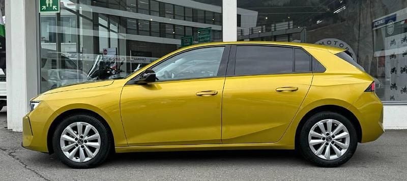 Gebraucht Opel Astra 131 PS (96 kW) 2022 Gelb Limousine