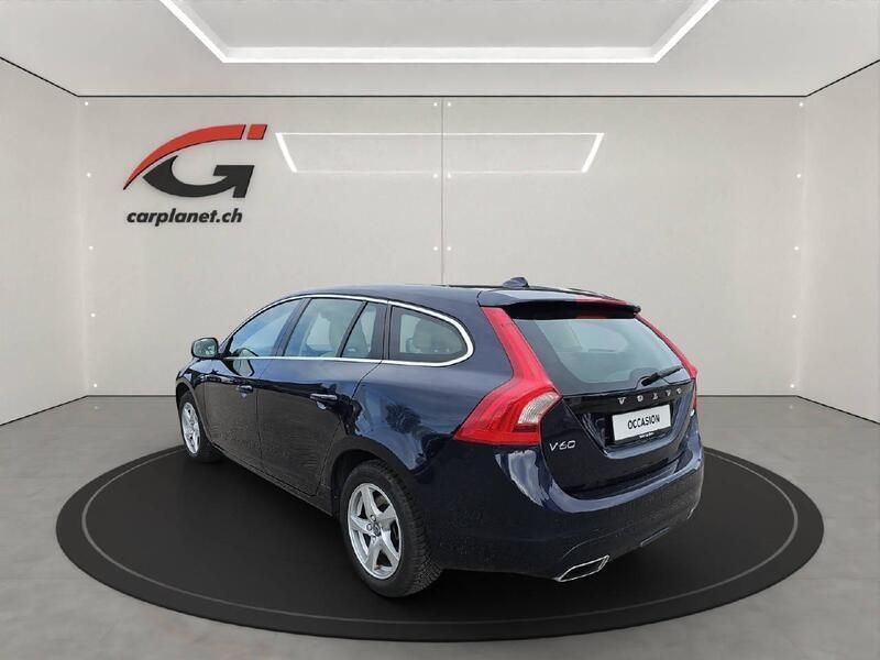Gebraucht Volvo V60 Summum 190 PS (139 kW) 2017 Blau Kombi