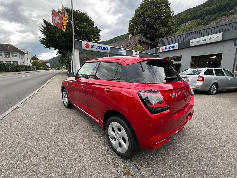 Neu Suzuki Swift 82 PS (60 kW) 2025 Rot Kleinwagen