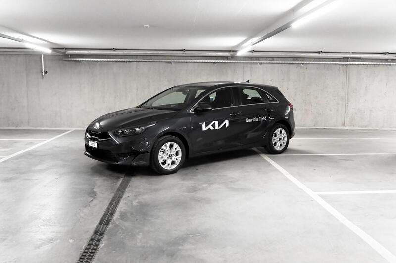 Anthrazit Neu 2025 Kia Ceed Kleinwagen | CHF 30’900 (Fairer Preis) - Bild 1/4