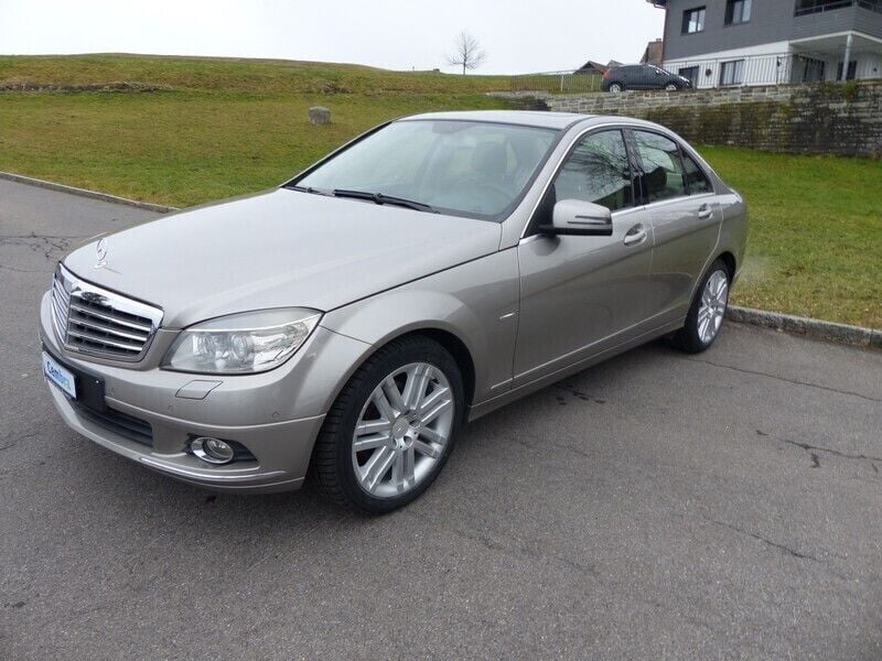 Beige Gebraucht 2010 Mercedes C200 Limousine | CHF 7’700 (Fairer Preis) - Bild 1/4