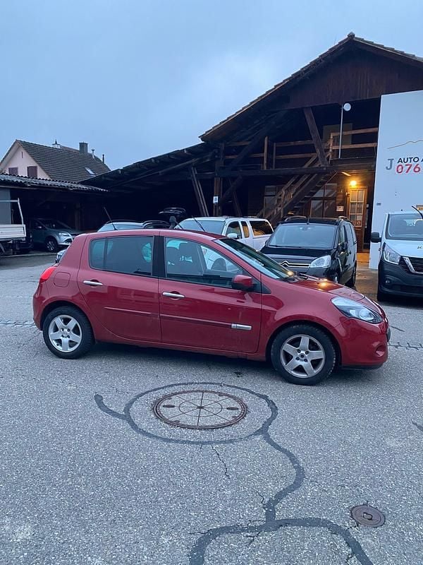 Gebraucht Renault Clio II Expression 101 PS (74 kW) 2009