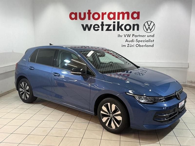 Blau Gebraucht 2024 VW Golf VIII Life Limousine | CHF 27’600 (Guter Preis) - Bild 1/4