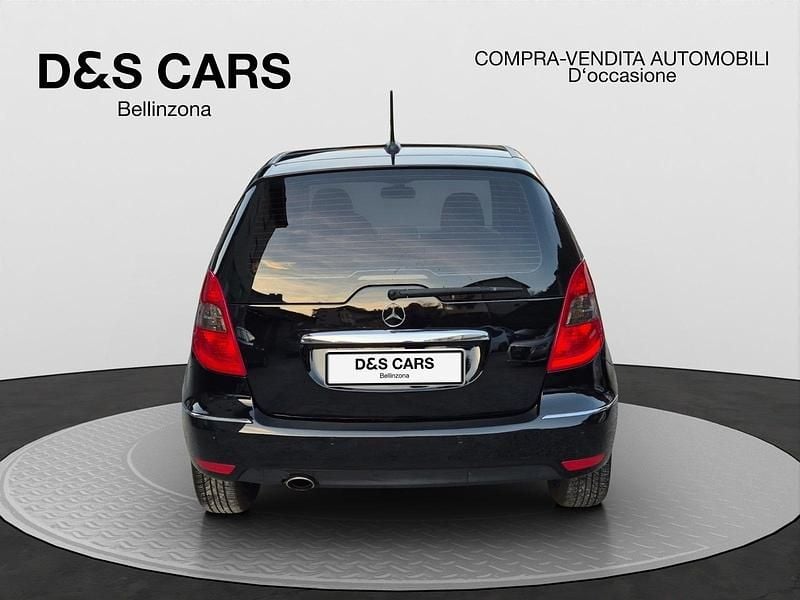 Gebraucht Mercedes A180 Style 115 PS (84 kW) 2012 Limousine