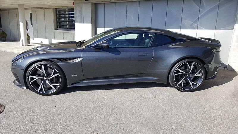 Gebraucht Aston Martin DBS 725 PS (533 kW) 2019 Grau Coupé