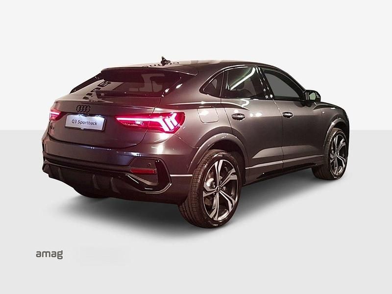 Neu Audi Q3 Sportback Attraction 150 PS (110 kW) 2025 Gletscherweiss metallic SUV