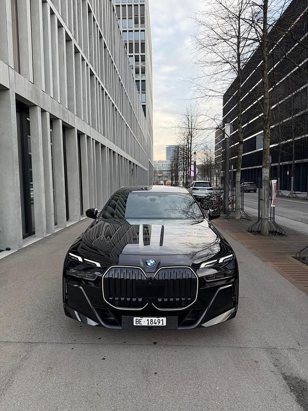 Gebraucht BMW 740 M Sport 286 PS (210 kW) 2024 Limousine