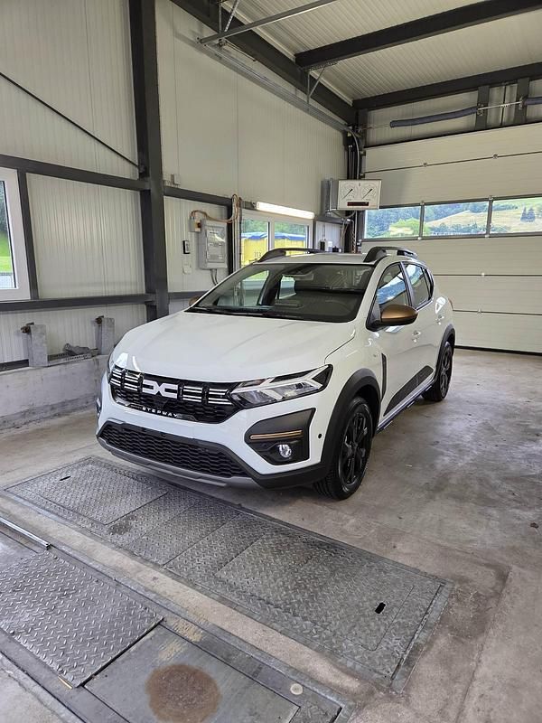 Neu Dacia Sandero Extreme 91 PS (66 kW) 2025 Weiss Kleinwagen